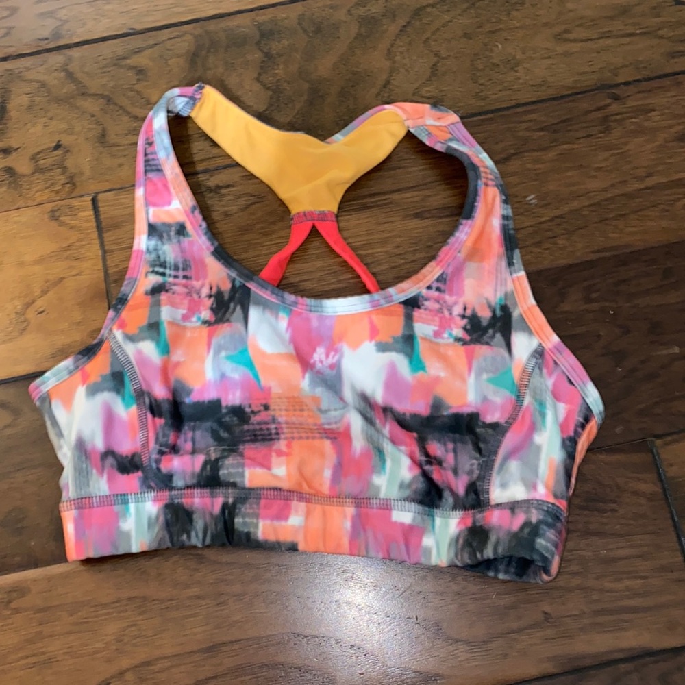 Women’s size s sports bra